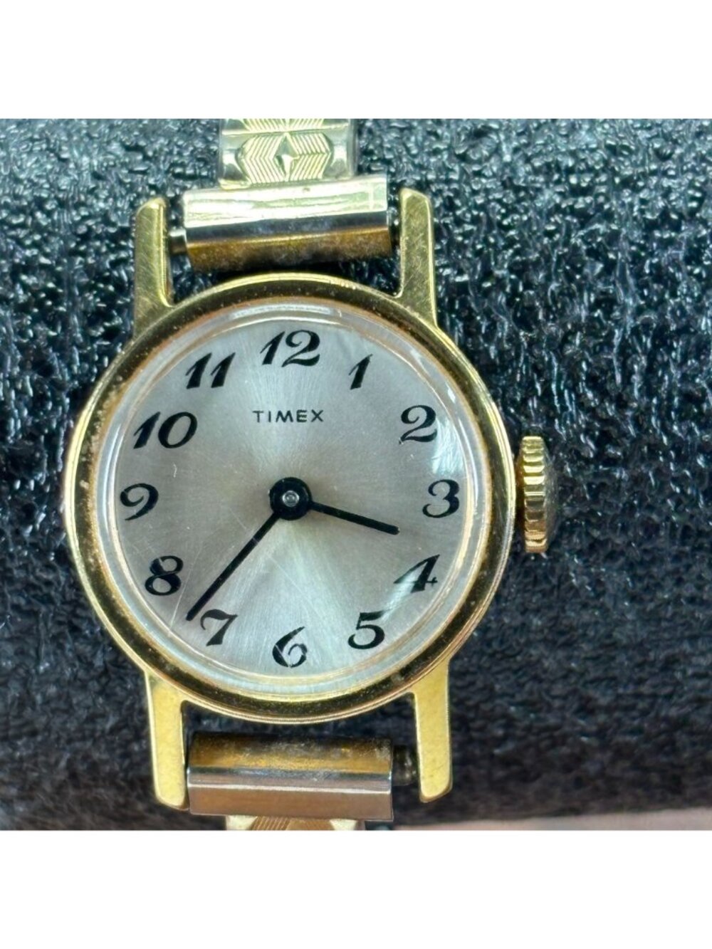 Timex Womens Gold-Tone Watch Vintage w Stretch Band - Elegant & Functional - Picture 4 of 9